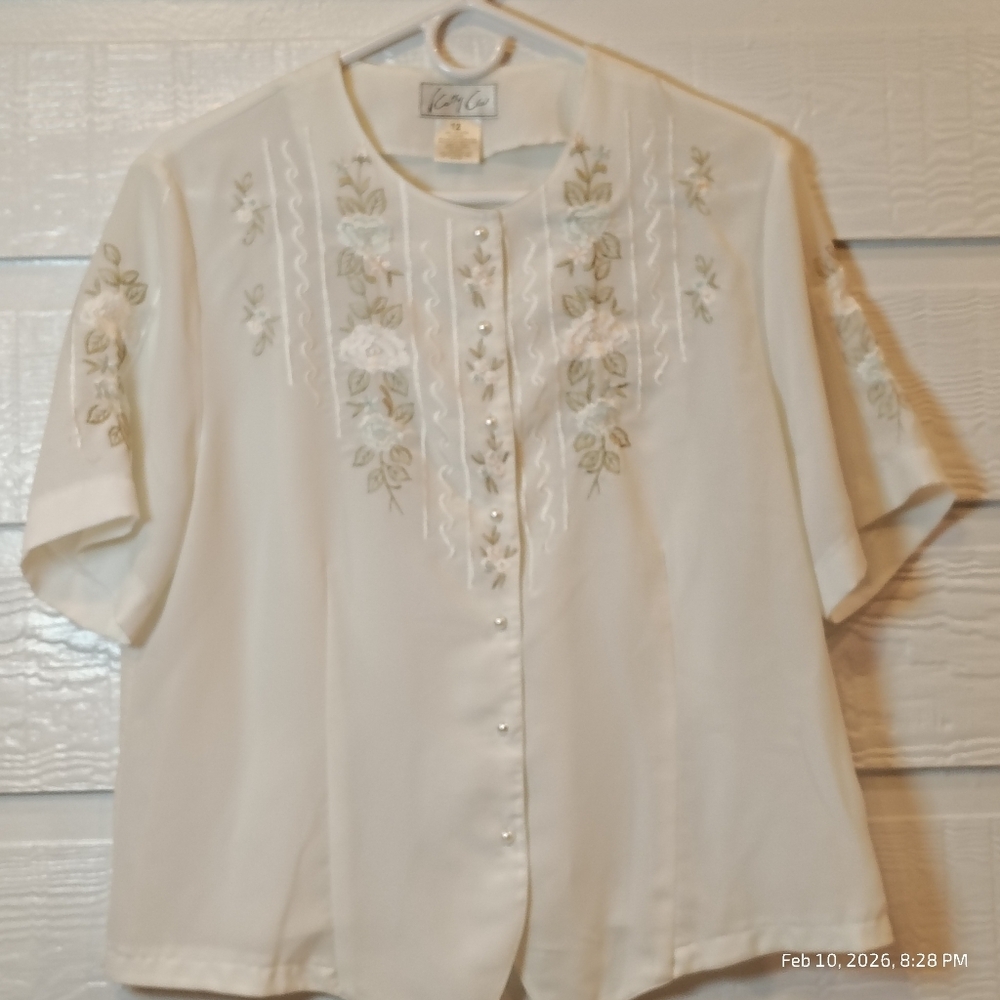 KATHY CHE PEARL BUTTON UP IVORY EMBROIDERED FLORAL BLOUSEWOMENS SZ 12 COTTAGE